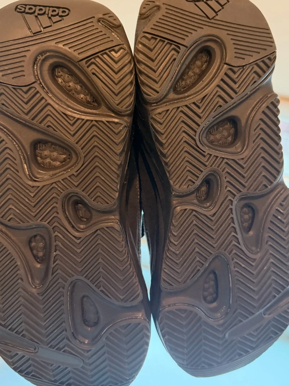 Adidas yeezy boost 700